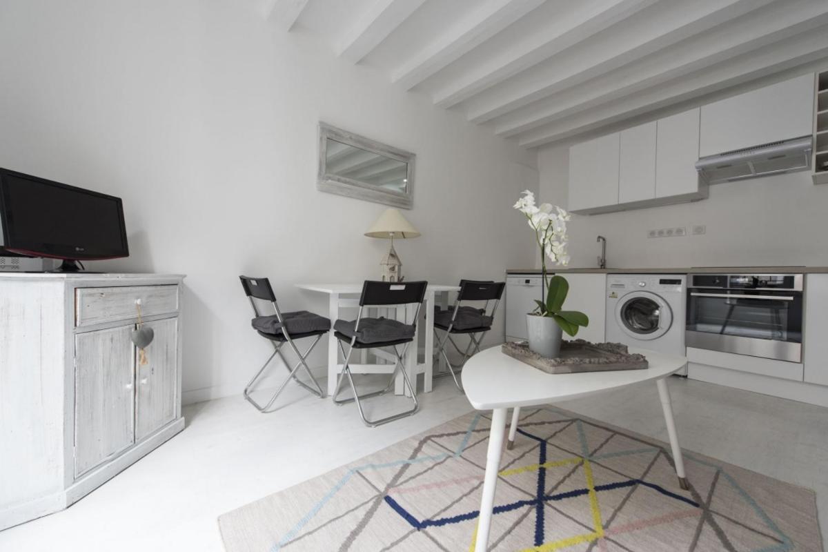 Nieve Apartment Париж Екстериор снимка